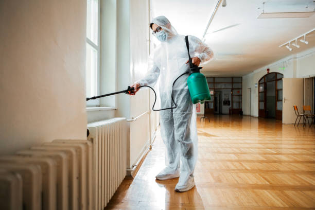 Best Wildlife Control Services  in Iron Mountain, MI